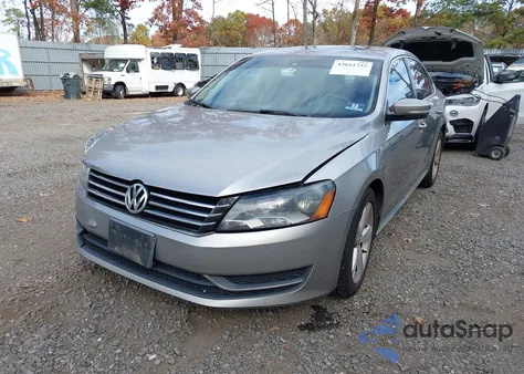 2013 Volkswagen Passat 2.5L Se из США, поврежденный, VIN 1VWBP7A37DC122877